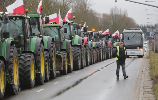 Продолжалась пять дней: польские фермеры прекратили блокировку границы с РФ