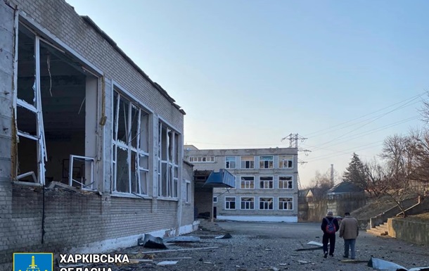В Изюме дроны РФ попали по гимназии, есть раненый