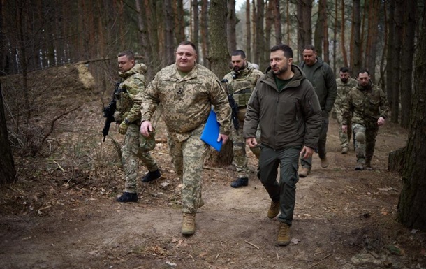 Зеленский встретился с военными в Сумской области