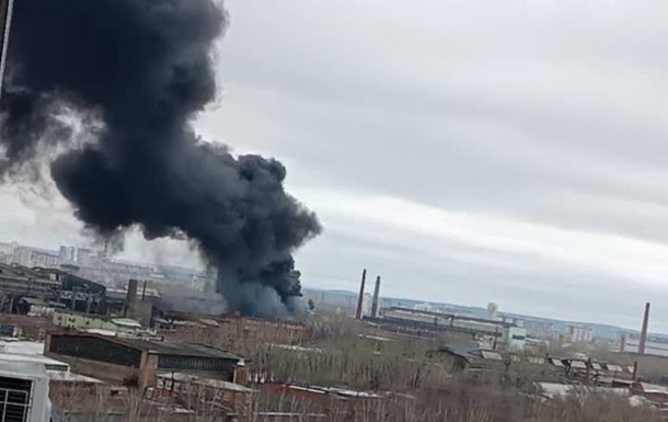 В Екатеринбурге горит Уралмашзавод