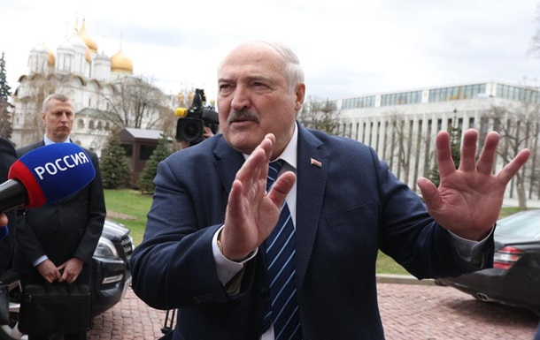 Лукашенко объяснил, почему Беларусь не воюет против Украины