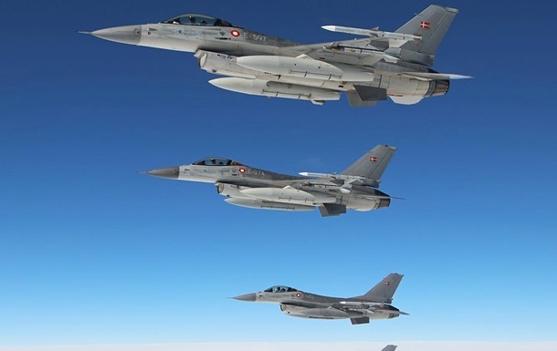 Греция опровергла передачу истребителей F-16 Украине
