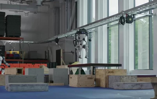 Boston Dynamics показала фейлы робота Atlas