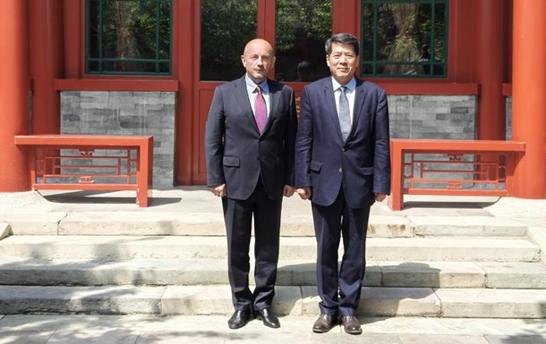 Посол Украины встретился со спецпредставителем Китая