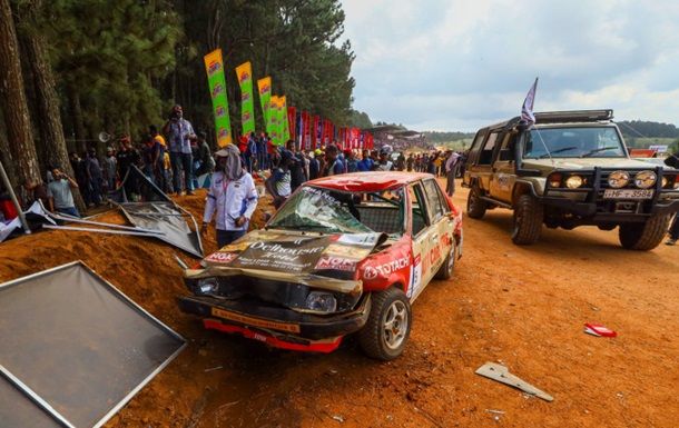 Автомобиль, вылетевший во время гонки в толпу, убил семь человек на Шри-Ланке