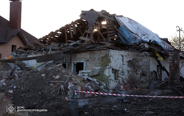 Россия ударила по Днепровскому району: четверо раненых