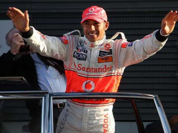 Хэмилтон стал победителем тысячной гонки "Формулы-1"
