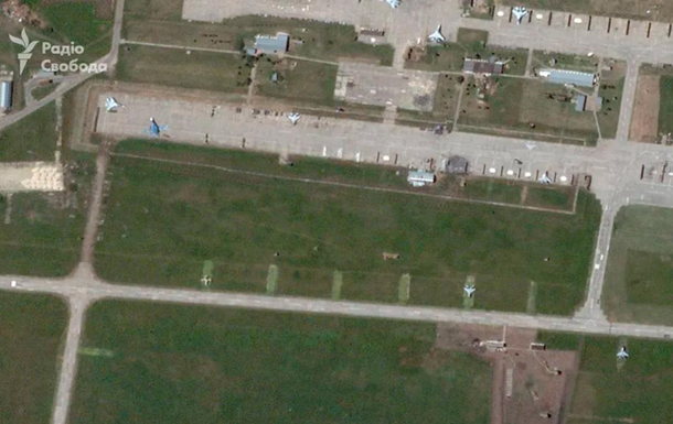 Удар по аэродрому в Краснодарском крае РФ: появились снимки