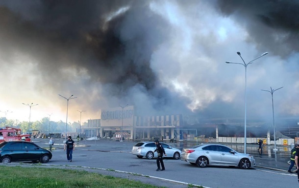 Обстрел Эпицентра в Харькове: возросло число жертв