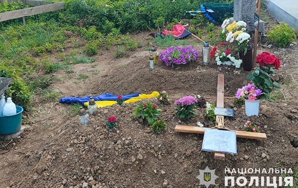 В Тернопольской области установили злоумышленника, разгромившего могилы воинов