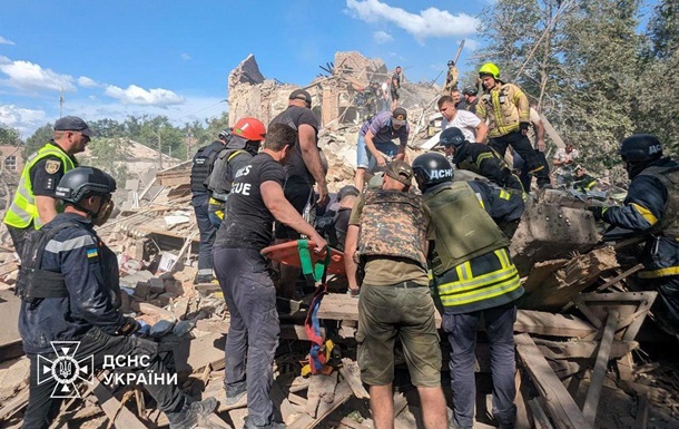 В Кривом Роге растет число жертв ракетного удара