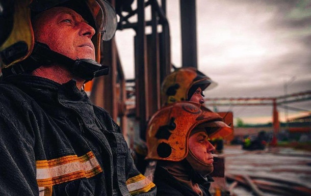 "Гасили три дня": пожарные ликвидировали пожар на Киевщине после атаки РФ