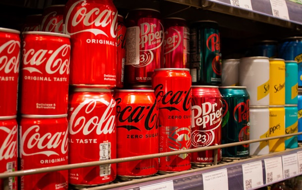 Coca-Cola и Pepsi продолжают работать в России, несмотря на заявления