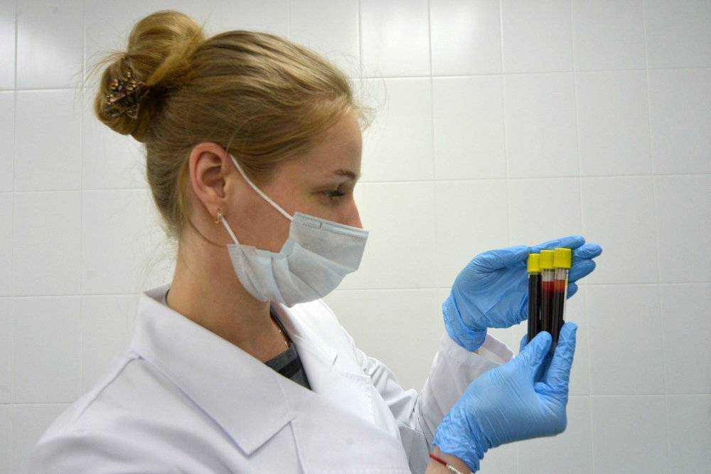 Пандемия: Сербия первой в Европе массово начала прививать китайской вакциной против COVID