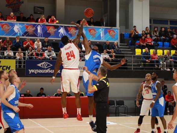 Баскетболисты "Днепра" и "Прометея" получили вторые победы в Суперлиге