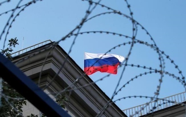 Доходы компаний России упали на треть из-за санкций