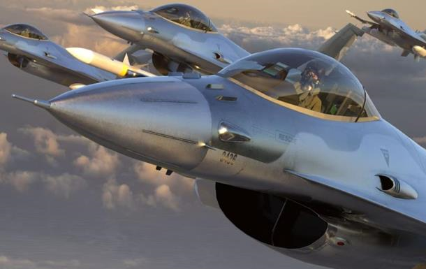 Зеленский призвал расширить обучение украинцев на F-16