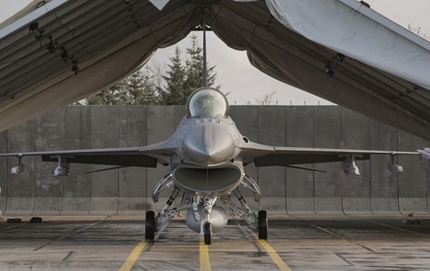 Греция планирует передать 32 F-16 для Украины