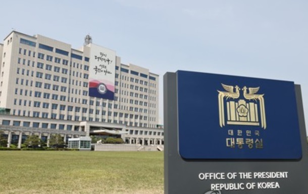Шар с мусором из КНДР упал в офис президента Южной Кореи