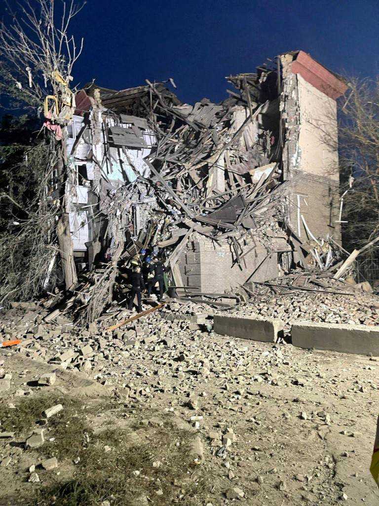 Окупанти завдали 7 ракетних ударів по багатоповерхівкам у Запоріжжі