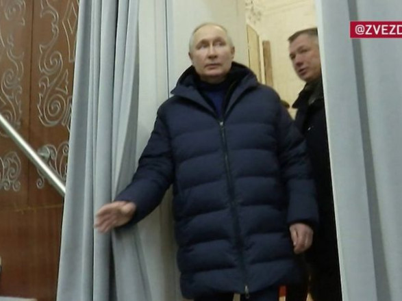 Кремль официально сообщил о визите путина в Мариуполь