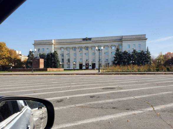 З будівлі Херсонської ОДА зник російський прапор