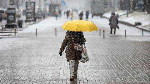 Дощі та пориви вітру: якою буде погода в Україні завтра
