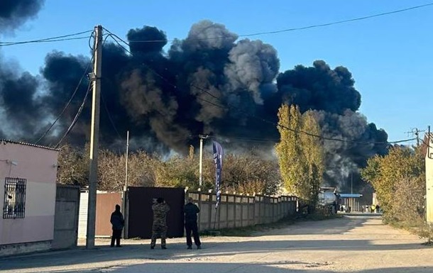 В Крыму взорвался бензовоз и вспыхнул пожар