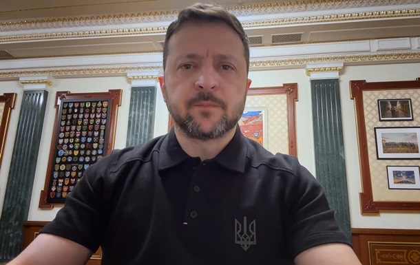 Зеленский поздравил украинок с Днем матери