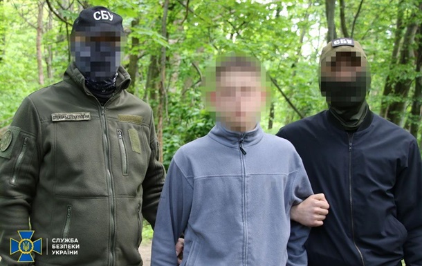 В Киеве задержали подростка, который собирался взорвать ТЦК