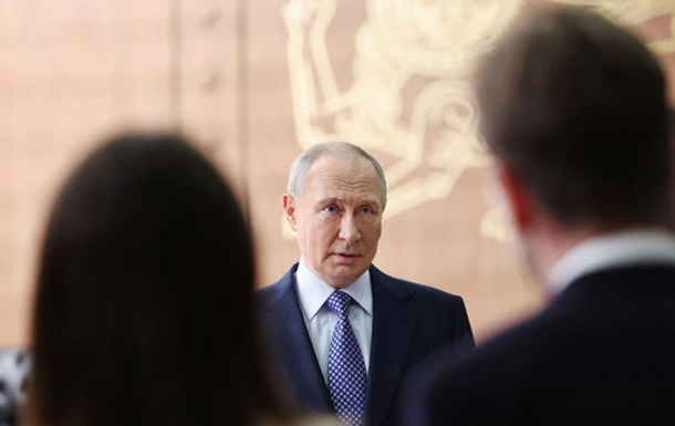 Россия в руках группы стариков