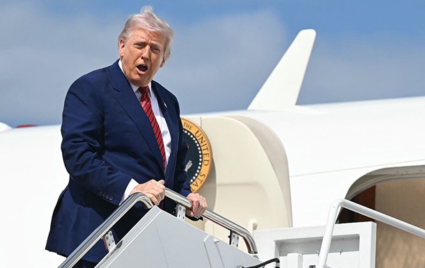 Трамп запланировал на свой день рождения "грандиозный парад"