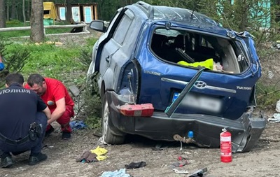 На Харьковщине в ДТП погибли женщина и ребенок, а водитель совершил суицид