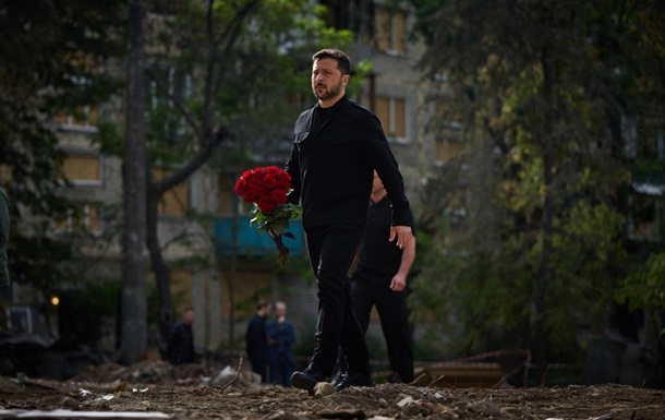 Атака на Киев: Зеленский почтил память жертв