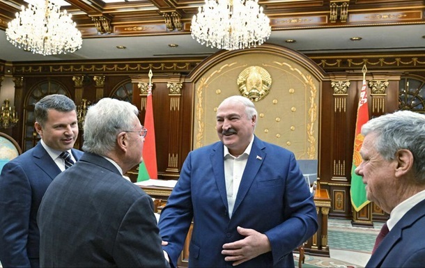СМИ назвали причину поездки Келлога к Лукашенко