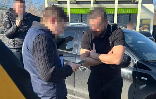"Помогал" уклонистам и угрожал судье: во Львовской области задержан адвокат