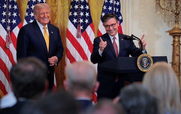 Джонсон: Трамп троллит демократов, говоря о своем третьем сроке