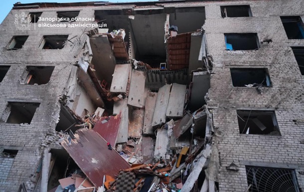 Атака на Запорожье: под завалами нашли погибшего