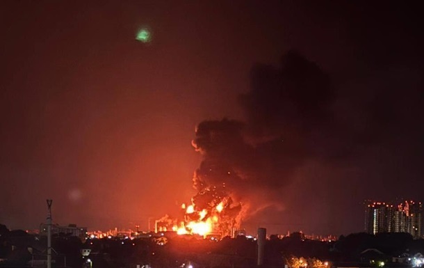 Названо число ударов по НПЗ в России с начала года