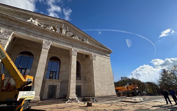 Оккупанты готовятся открыть драмтеатр в Мариуполе