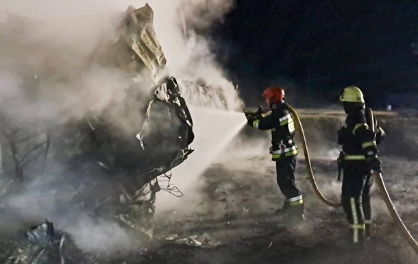 РФ атаковала стоянку фур на Одесчине: есть жертвы