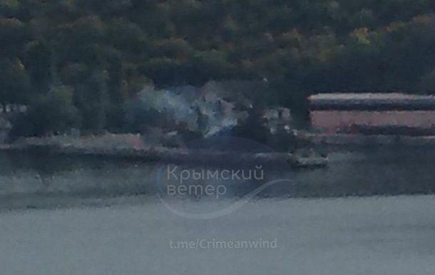 В Крыму горел военный корабль РФ