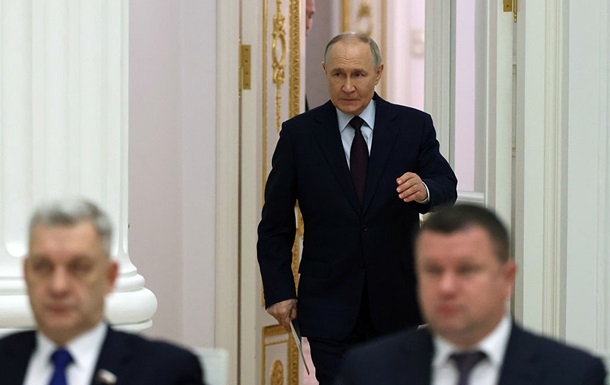 Родственники путина получили десятки госдолжностей