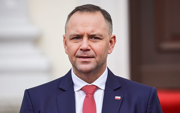 Навроцкий призвал к "симметрии" в отношениях с Украиной