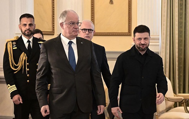 Зеленский прибыл в Афины