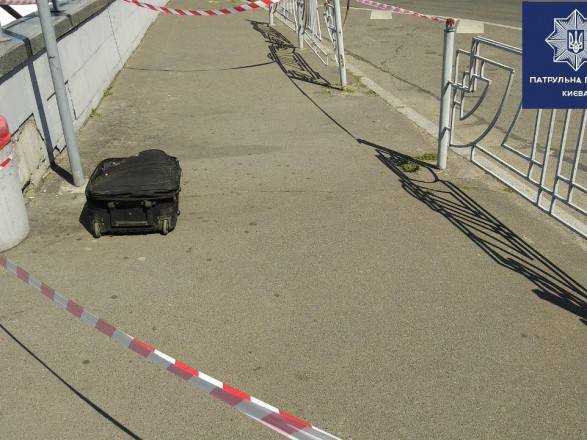 В Киеве нашли второй подозрительный чемодан за день: результаты проверки