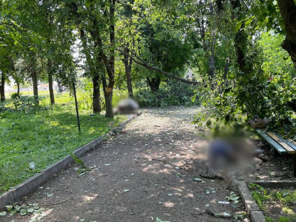 В результате вражеского обстрела Белополья погибли два человека, еще по меньшей мере десять получили ранения