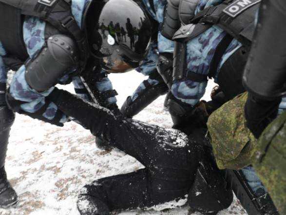Хроники протеста: на акциях в России задержаны более 4000 человек