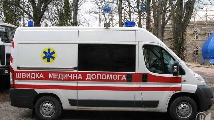 На трех пунктах пропуска украинской границы с Польшей въезжающих встретят кареты скорой помощи
