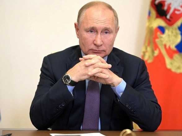 "Воєнний стан" і "підвищена готовність": що означають нові укази Путіна